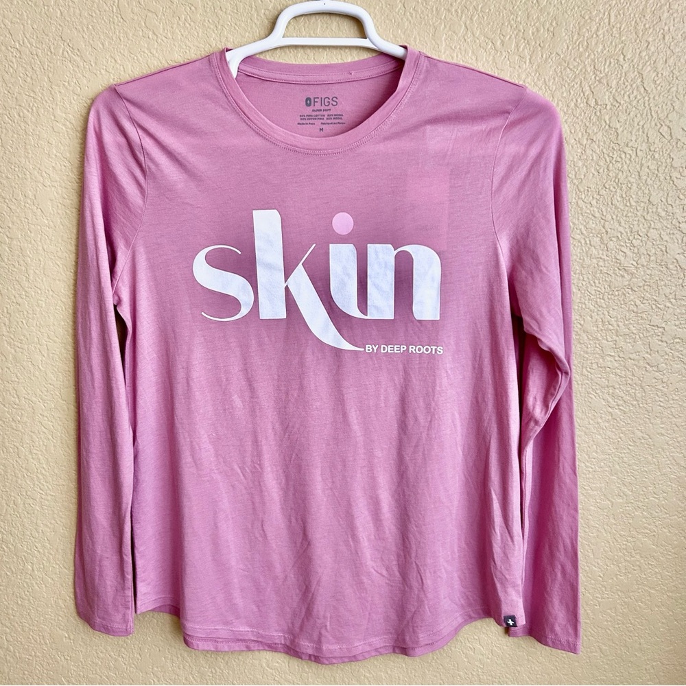 Figs Long Sleeve Crewneck Graphic Top